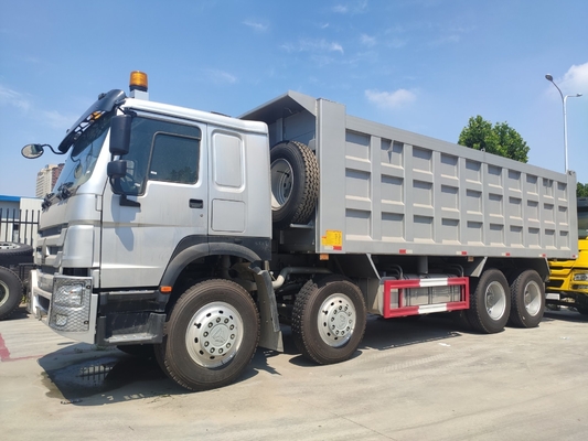 Sinitruk HOWO Heavy Duty 8X4 Tipper Truck 351-450 pk Een slaapcabine met airconditioning