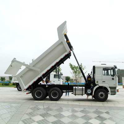 300L brandstoftanker Shacman F2000 6X4 Zware mijnbouw dumptruck voor het transport van brandstof