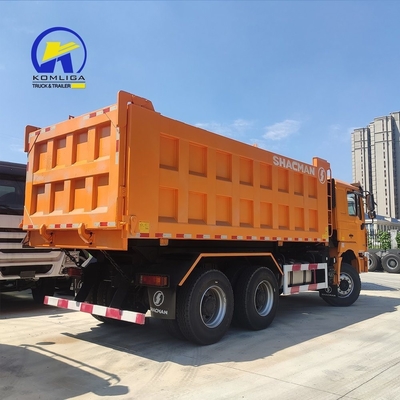 Zware Shacman dumptruck met een capaciteit van 25-30 ton en een laag brandstofverbruik