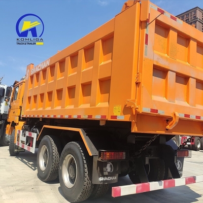 Zware Shacman dumptruck met een capaciteit van 25-30 ton en een laag brandstofverbruik