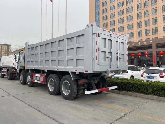 ISO-gecertificeerde 12-wieler 8X4 Sinotruck 40 kubieke meter Tipper Truck met vooras Hf9