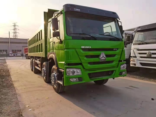 Tweedehands Sinotruk HOWO Truck Gebruikte vrachtwagens met recht rijden 20cbm Bucket Dimension