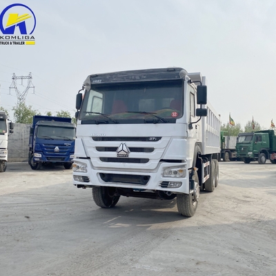 6X4 Gebruikte Sinotruk HOWO Dump Truck / Tipper 371HP 375HP met een slaapcabine en A / C