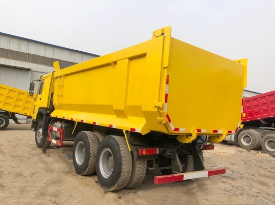 Een slaapwagen met airconditioning Sinotruck HOWO 371 420 pk zware 10-wieler-kippertruck 40t