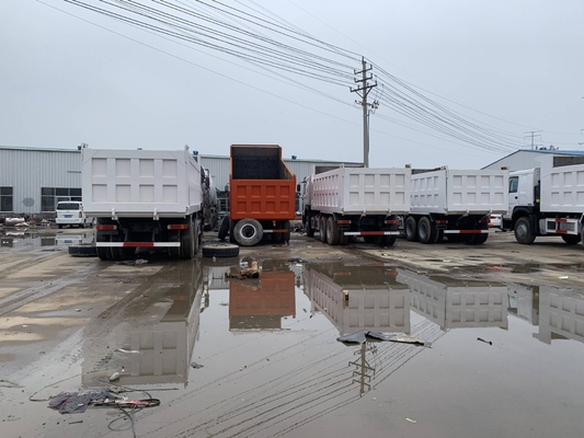 Oorspronkelijke motor Gebruikte Hyva Dump Truck 6X4 8X4 met Ventrale Tipper Hydraulische Lifting