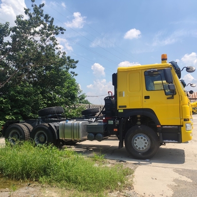 Hw76 Cab HOWO Gebruikte trekkerkop 3 assen 6X4 voor binnen uw budget 6800*2500*3200mm