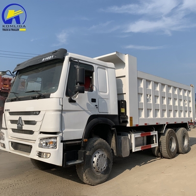 Gebruikte 8X4 60 ton zware HOWO dumptruck Sinotruk in goede staat met 1200r20 radiale banden
