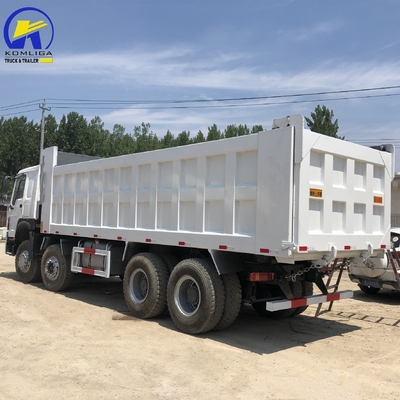 Gebruikte 8X4 60 ton zware HOWO dumptruck Sinotruk in goede staat met 1200r20 radiale banden