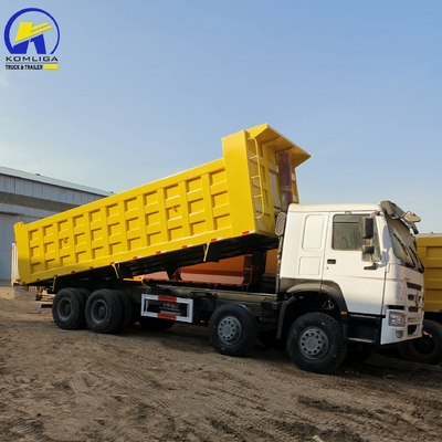 Gebruikte 8X4 60 ton zware HOWO dumptruck Sinotruk in goede staat met 1200r20 radiale banden