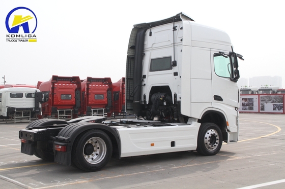 Tweedehands Shacman 4X2 6tyles Semi Trailer Tractor Truck Perfect voor landelijke markten