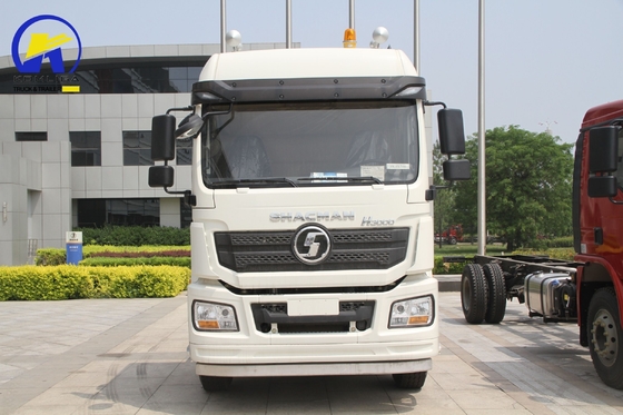 6 wielen Shacman 4X2 lichte aanhangwagen hoofd vrachtwagen voor ≤5 zitplaatsen en 400L aluminium olie tank