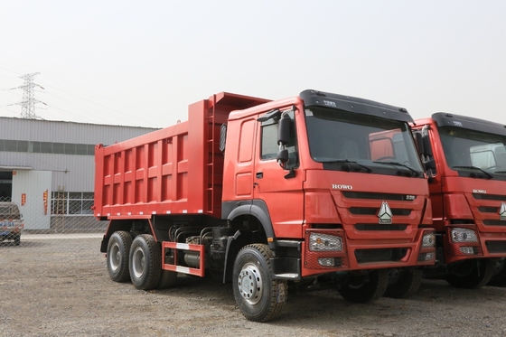 Gebruikte HOWO Dump Truck 6X4 336HP met handgeschakelde versnellingsbak in goede staat