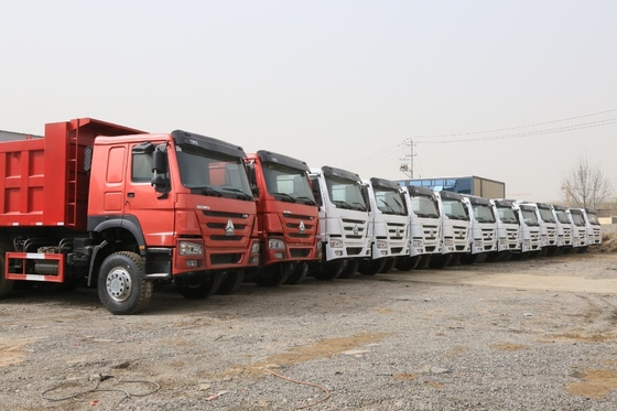 Gebruikte HOWO Dump Truck 6X4 336HP met handgeschakelde versnellingsbak in goede staat