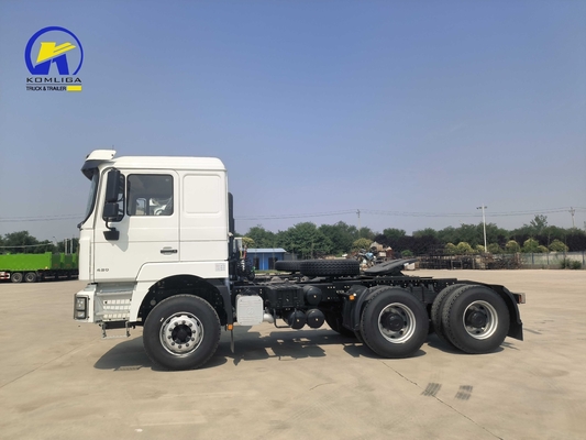 10 wielen zware Shacman trekker truck hoofd met zitplaatsen ≤ 5 en motorvermogen &gt; 8L