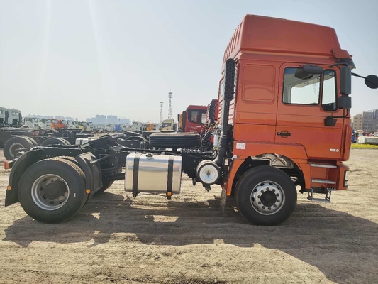 2 assen 3 assen Shacman 4X2 6X4 Tractor Truck Prime Mover met 400L aluminium olie tank