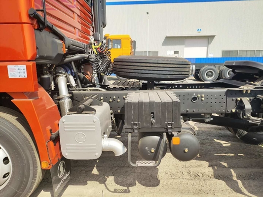 2 assen 3 assen Shacman 4X2 6X4 Tractor Truck Prime Mover met 400L aluminium olie tank