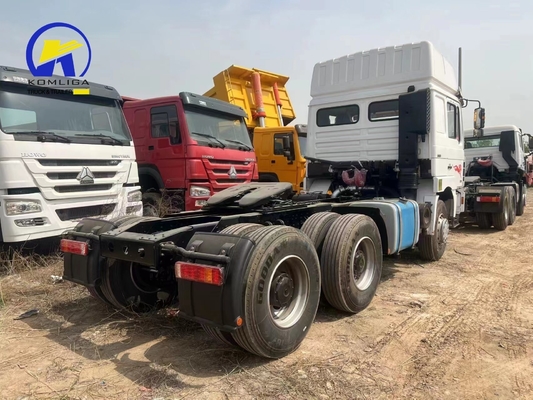 Radial Tire Design Shacman 6X4 Trailer Head Tractor Truck met voorasman 7,5 ton