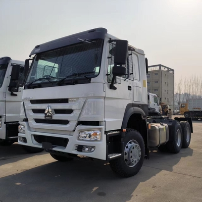 Grote ladingcapaciteit 3 assen 6X4 HOWO Traktortruck voor Afrika Traktiebasis 50 /90 Optioneel