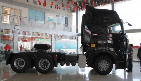 6x4 handgeschakelde tandwiel Sinotruk HOWO T7h Gebruikt aanhangwagen hoofd prime mover trekker vrachtwagen
