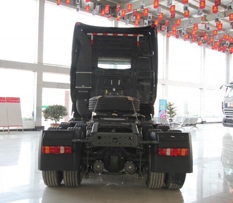 6x4 handgeschakelde tandwiel Sinotruk HOWO T7h Gebruikt aanhangwagen hoofd prime mover trekker vrachtwagen