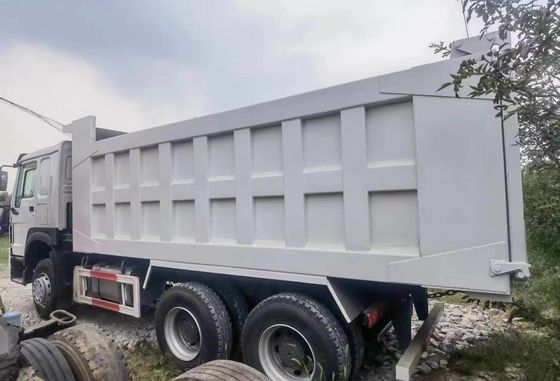 Tweedehands HOWO tipper truck in goede staat 6×4 aandrijving Wiel Zf8118 stuurstelsel