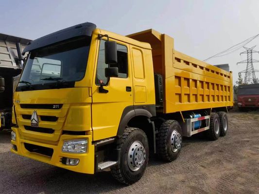 12 wielen 8x4 HOWO Dump/Tipper Truck met vooras 9 ton laadvermogen en gebruikt