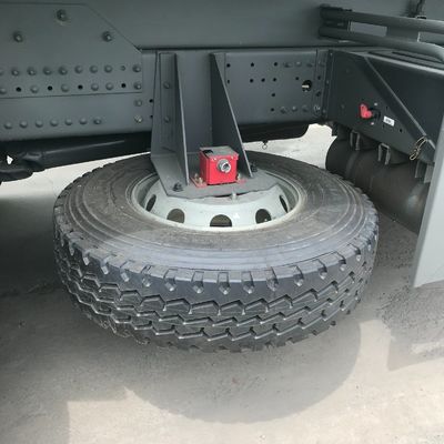 300L brandstoftanker op maat 12 wielen en gebruikte HOWO 8X4 dumptruck met vooropheffing