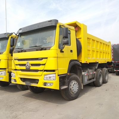 Rode Sinotruk HOWO 10 wielen dumptruck voor Afria 20cbm Bucket Dimensie 5600X2300X1500