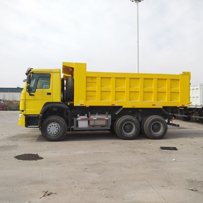 Rode Sinotruk HOWO 10 wielen dumptruck voor Afria 20cbm Bucket Dimensie 5600X2300X1500