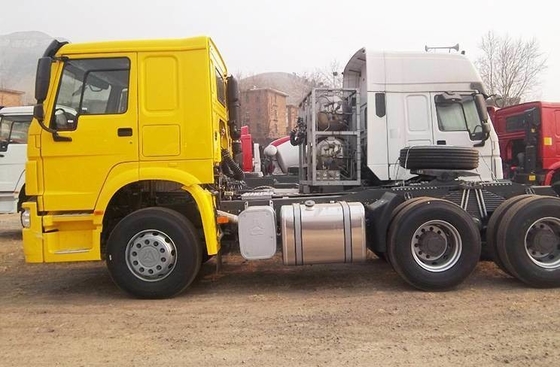 Radialbandenontwerp 371 pk Gebruikte Sinotruk HOWO 6*4 Traktortruck met 9 ton vooras
