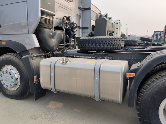 6X4 Sinotruk HOWO Zware trekker Truck Trailer Head met Wd615.47 Motorcapaciteit&gt; 8L