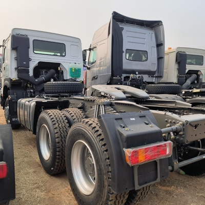 Tweedehands Sinotruk HOWO 6X4 Heavy Duty Trailer Head Tractor Truck met en ≤5 zitplaatsen