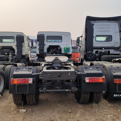 Tweedehands Sinotruk HOWO 6X4 Heavy Duty Trailer Head Tractor Truck met en ≤5 zitplaatsen