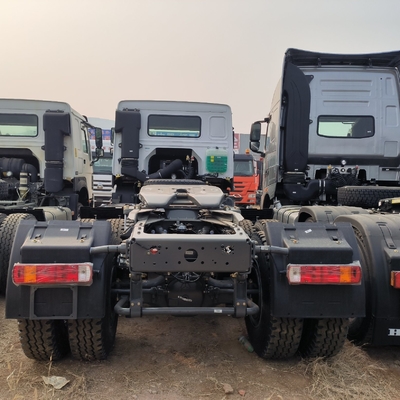 Tweedehands Sinotruk HOWO 6X4 Heavy Duty Trailer Head Tractor Truck met en ≤5 zitplaatsen