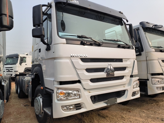 Tweedehands Sinotruk HOWO 6X4 Heavy Duty Trailer Head Tractor Truck met en ≤5 zitplaatsen