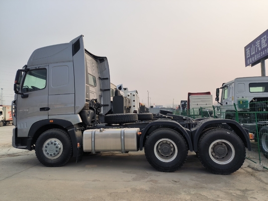 Tweedehands Sinotruk HOWO Tractor Trailer Head 6X4 Tractor Truck met Hw19710 versnellingsbak