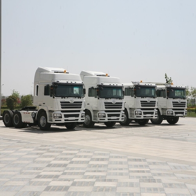 Shacman X3000 6X4 420 pk witte trailertractor met een laadvermogen van 21-30 t