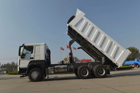 Radialbandenontwerp Gebruikte Sinotruk HOWO 6X4 Tipper Truck met HW19710 transmissie