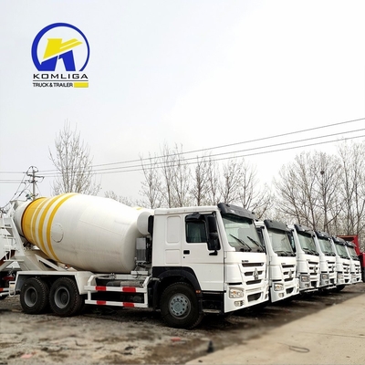 8560X2496X3800mm Gebruikte HOWO 6cbm 8cbm 9cbm Zelflaadende Betonmengtruck met pomp