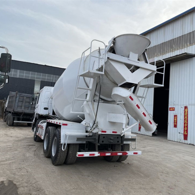 Sinotruck HOWO 6X4 8m3 9m3 10m3 Cementemenger Truck met dubbele reductie aandrijfas