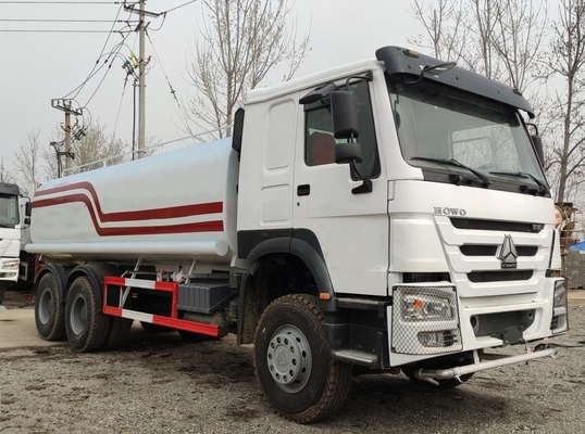 30T nuttige lading Gebruikte watertruck tank Sinotruck HOWO 6X4 10 wiel 375HP 20000 liter