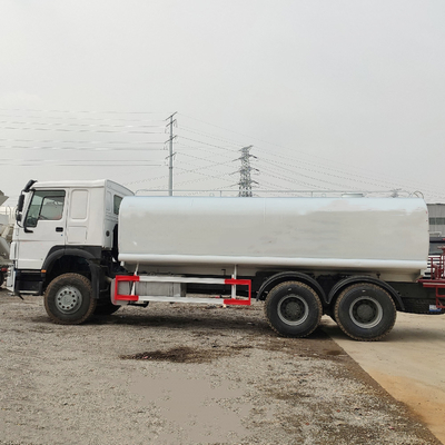 Sinotruck HOWO 371HP 6X4 water tank truck met motorcapaciteit&gt; 8L en duurzaam ontwerp