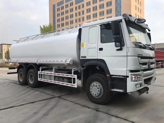 Sinotruck HOWO 6X4 371HP 380HP 20000L brandstoftankwagen met GCC-certificering en banden