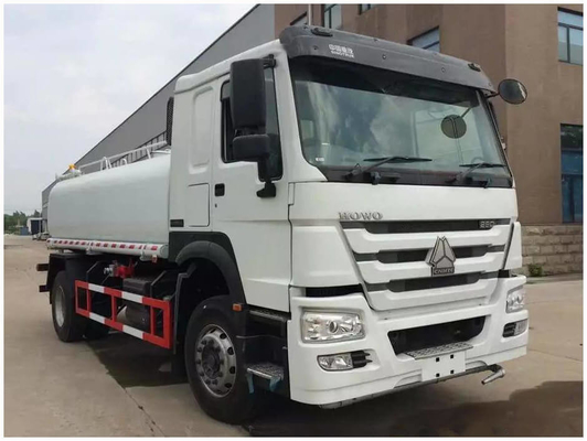 SINOTRUK HOWO 6X4 Gebruikte brandstoftankwagen 20m3 25m3 375 pk 371 pk Wd615.69 Motorvermogen&gt;8l