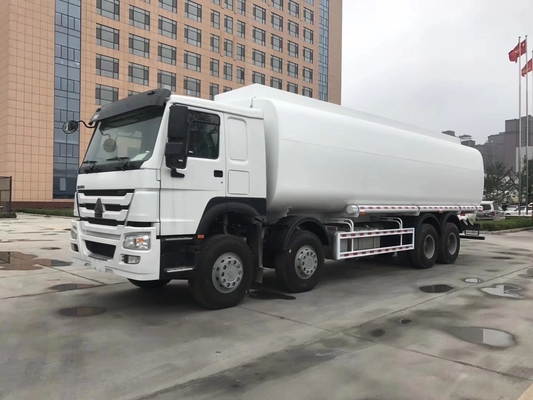 Sinotruck 12 wielen HOWO 8X4 40000 liter brandstoftankwagen met een laadvermogen van 21-30 t