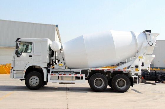 5600X2300X1500 Betonmengtruck met emmerdimensie met stuursysteem Zf8118
