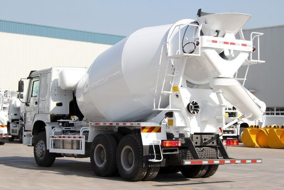 5600X2300X1500 Betonmengtruck met emmerdimensie met stuursysteem Zf8118