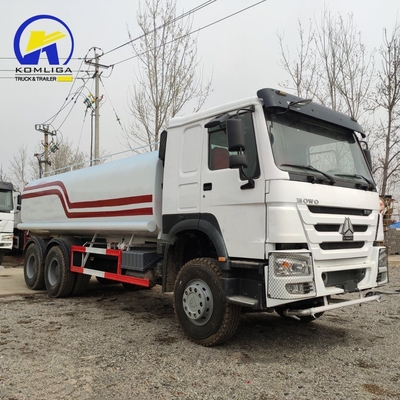 20 kubieke meter Sinotruck HOWO 6X4 waterverzorging met Wd615.47 motor