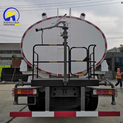 4X2 6X4 Sinotruck HOWO Sprinkler Water Tank Truck met Zz1257m4347W Chassis Model