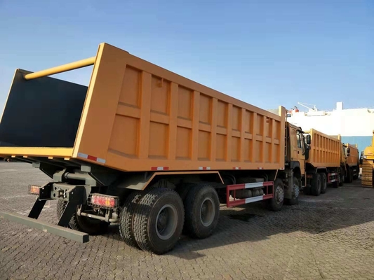 351-450 pk HOWO 8X4 Heavy Duty Dumper met 12 wielen en 300L Tanker